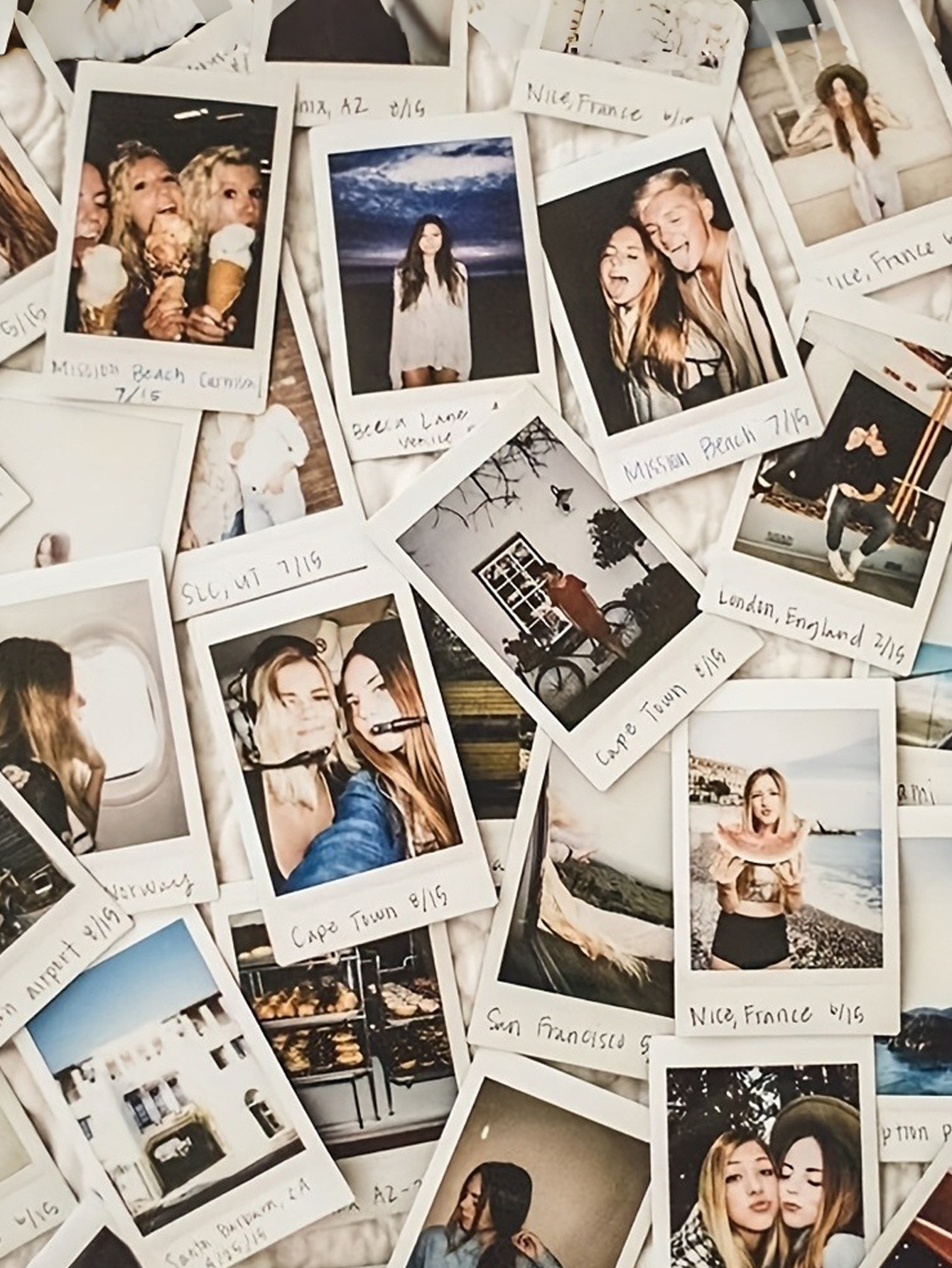 Custom photo cards, personalized couple photos, DIY birthday and anniversary gifts—give your partner and friends unique Valentine's Day and New Year presents